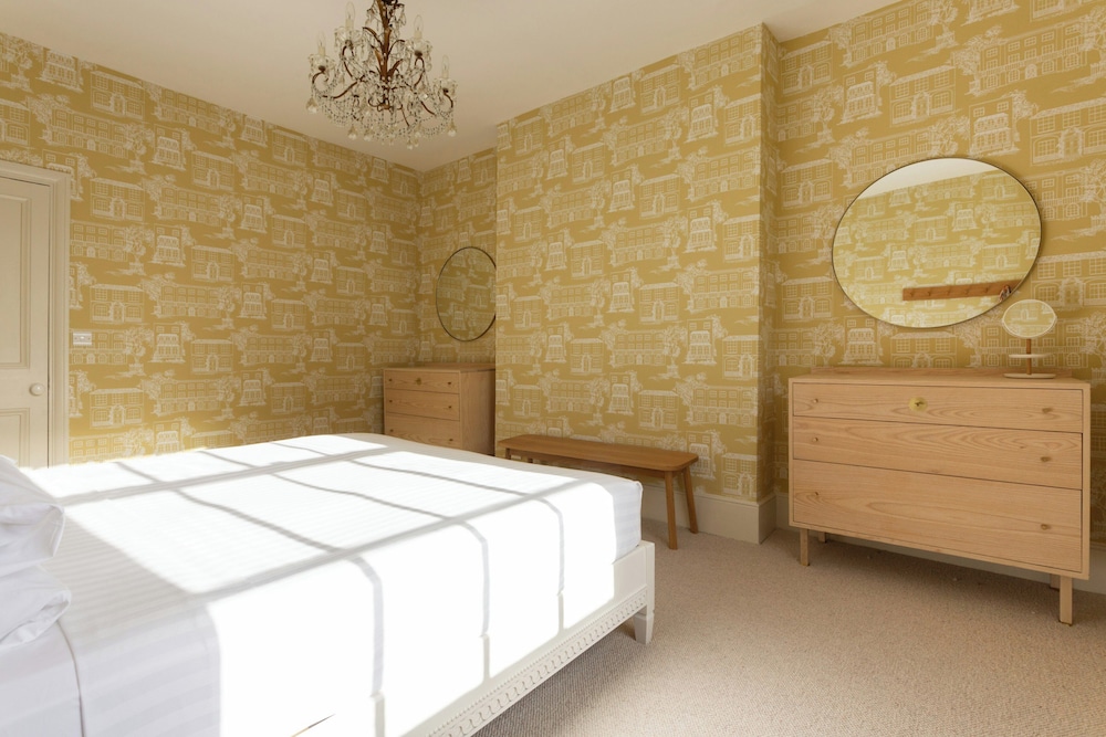 Canonbury Park North II by Onefinestay