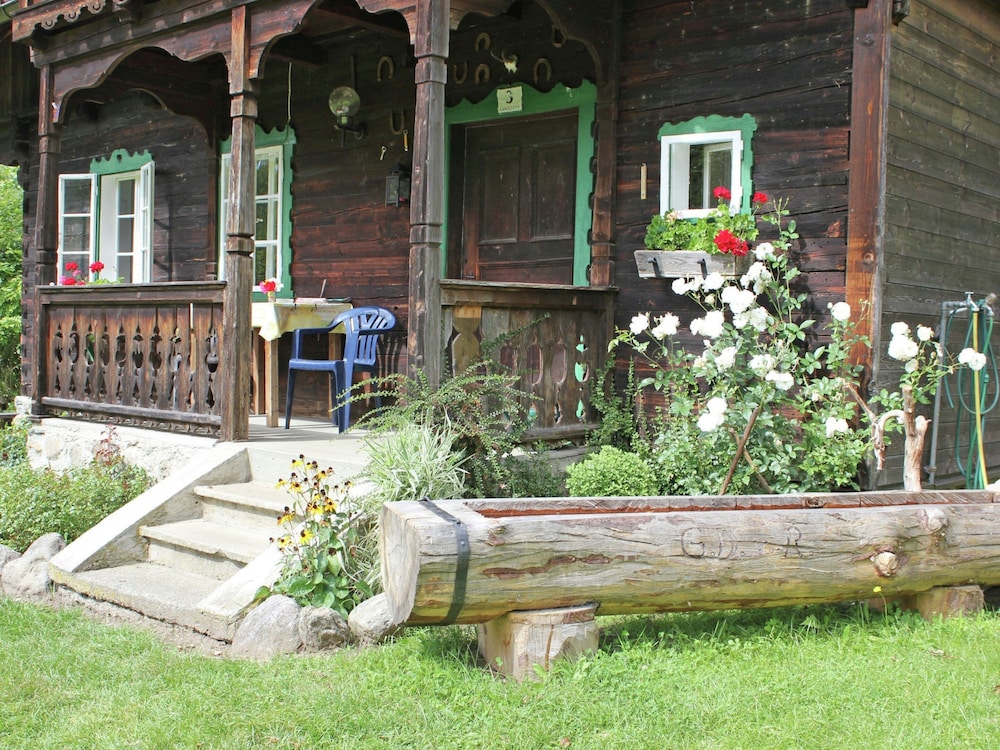 Historic Holiday Home in Gmünd near Cross Country Skiiing view 5