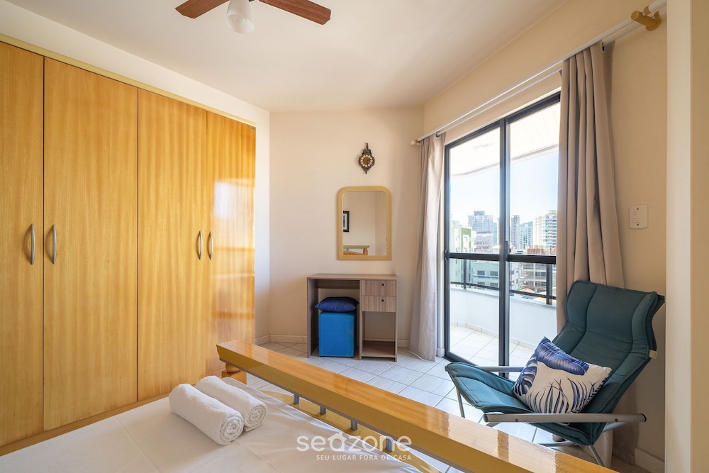 Apt With sea View and Barbecue in Itapema Gbl601