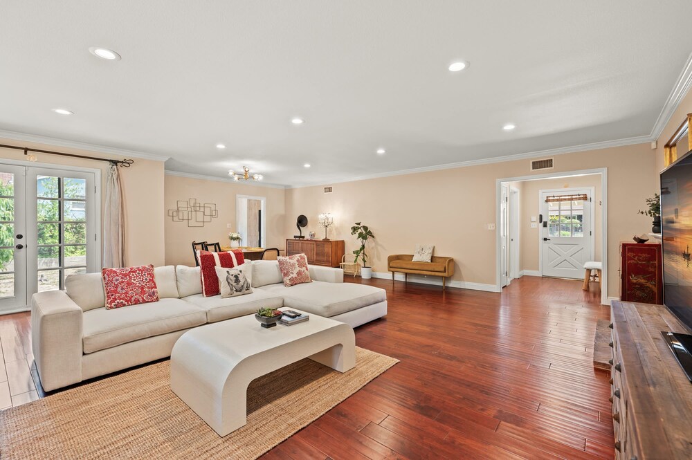 Chic Family Getaway Near LA With Space to Unwind