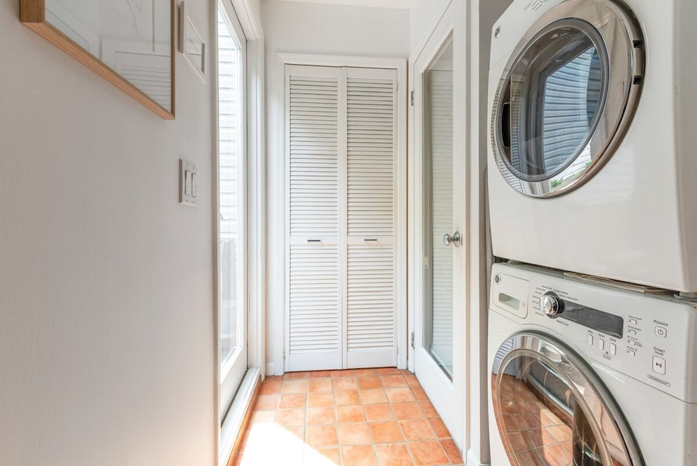 Adelphi II by Rove Travel 3BR Ft Greene w Deck