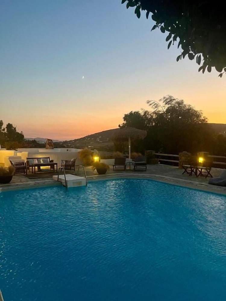 Casa Paros