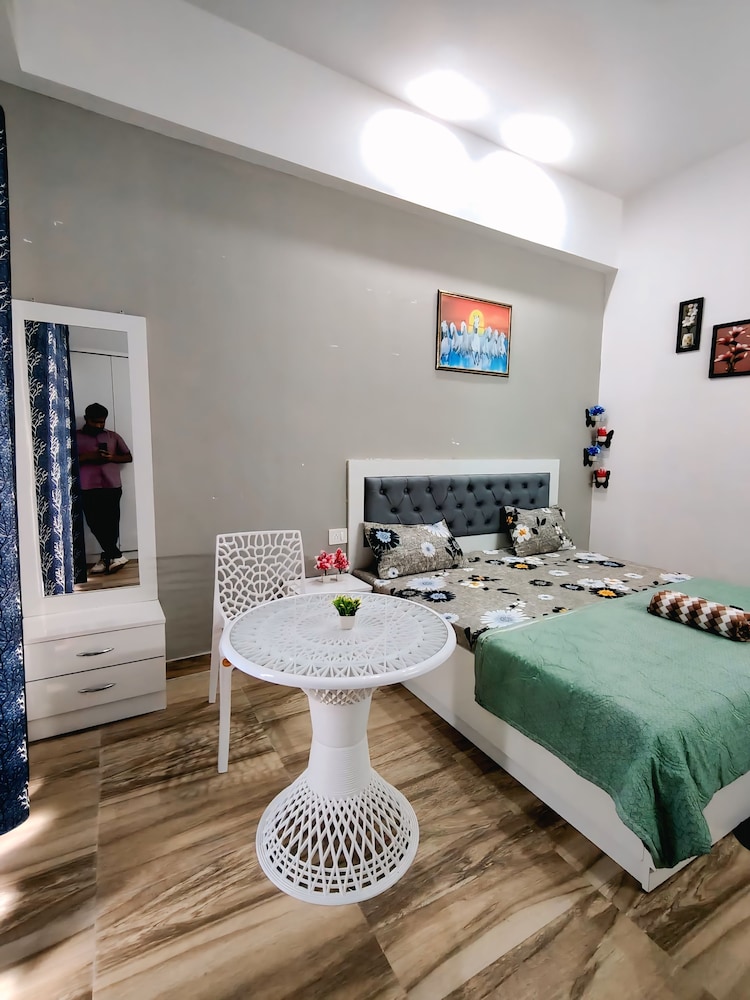 Delux Suite