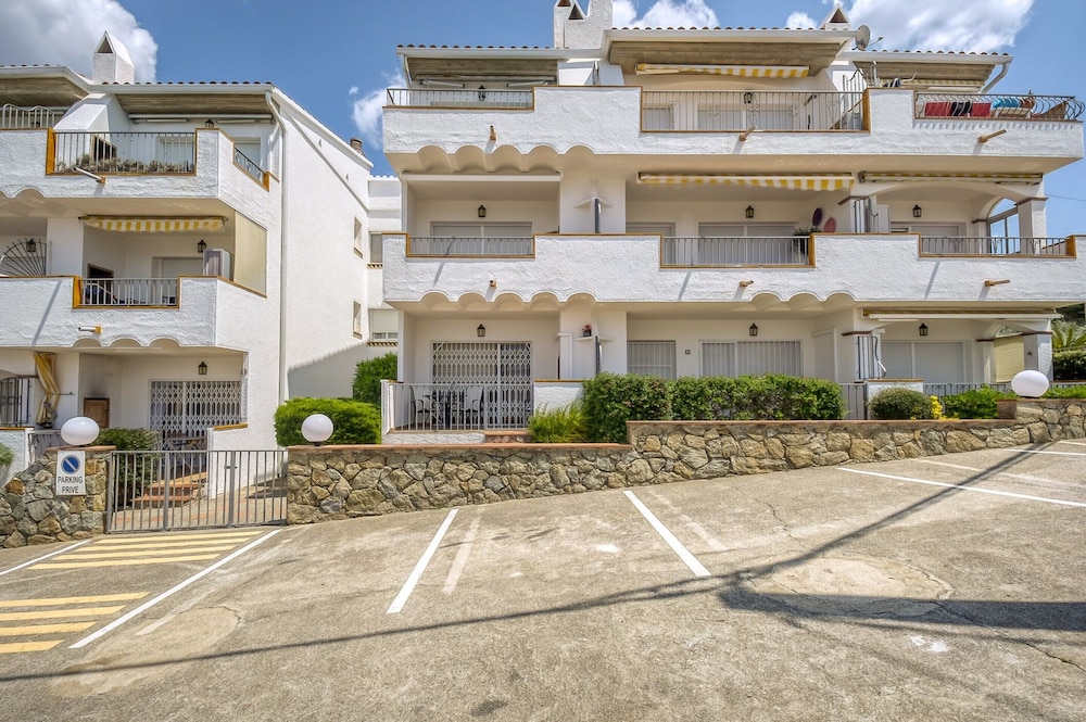Apartment in Roses Near Cap de Creus