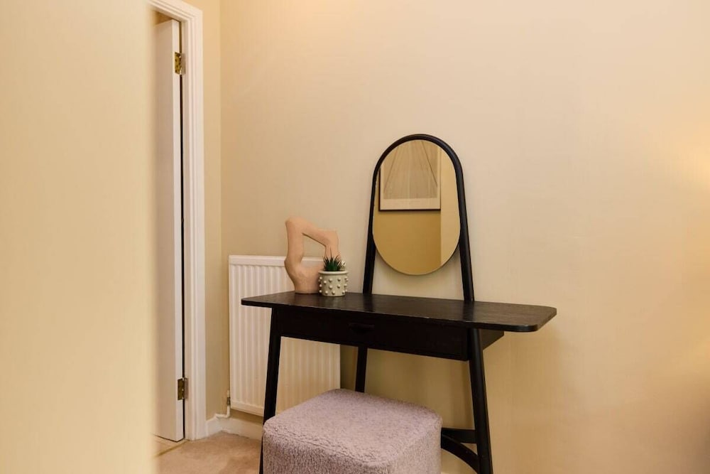 The Brompton Park Escape Bright 2bdr Flat With Patio Access