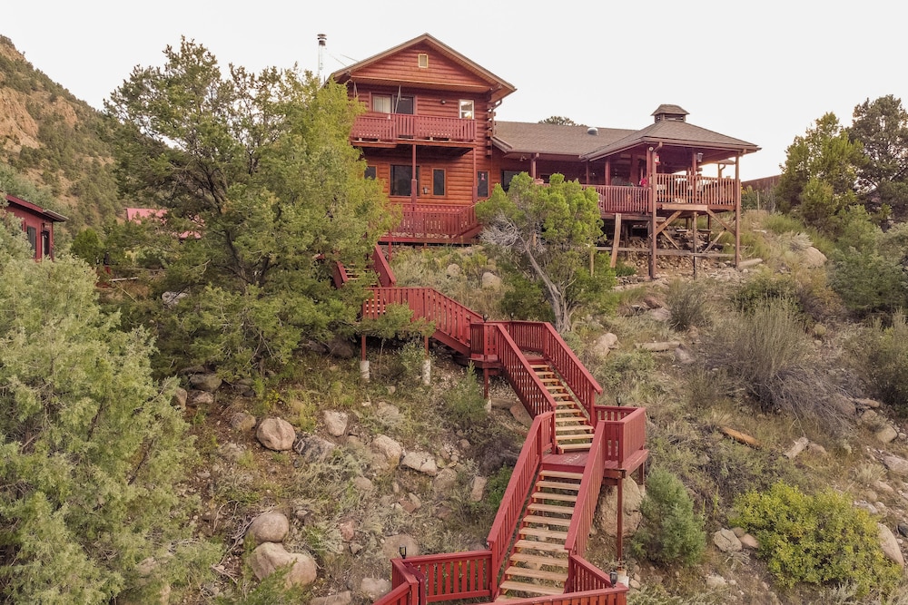 Unique Canyon Cabin: Arkansas River Access & Views view 5
