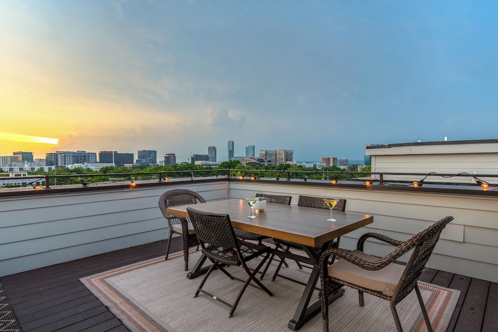 Melodic Skyline - Rooftop Views - 12th S District