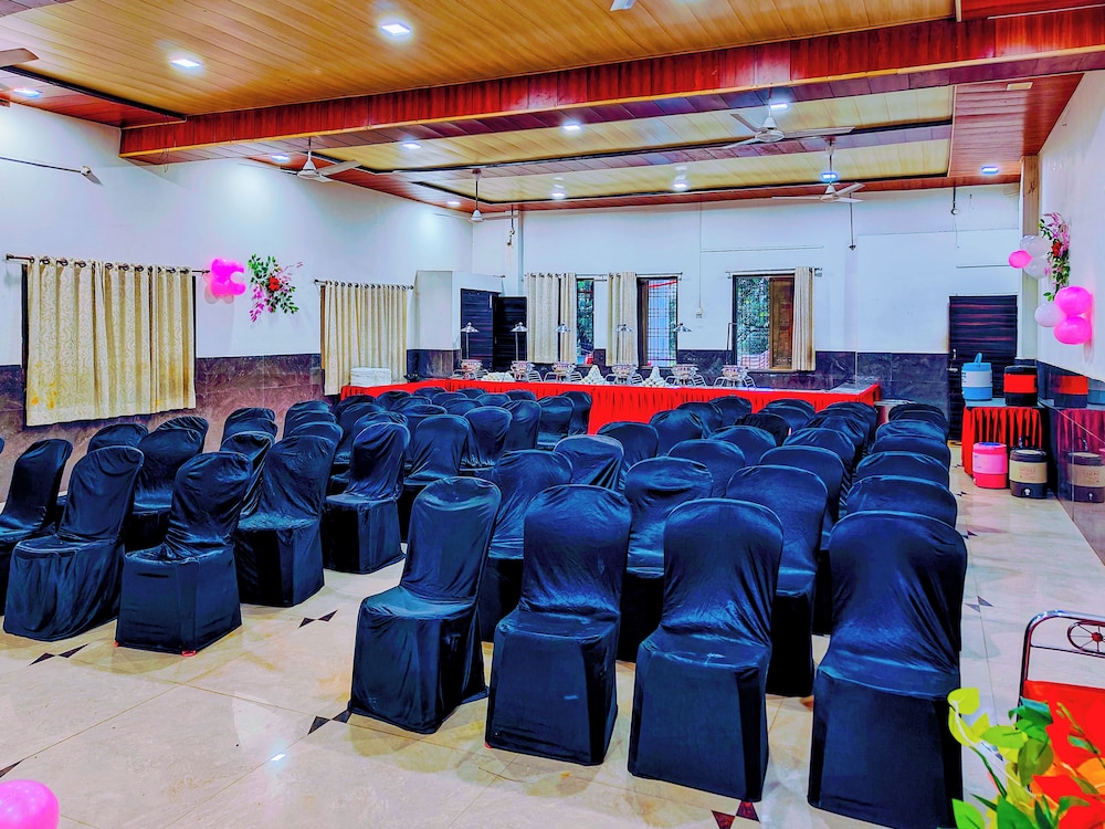 Hotel Vatika Inn