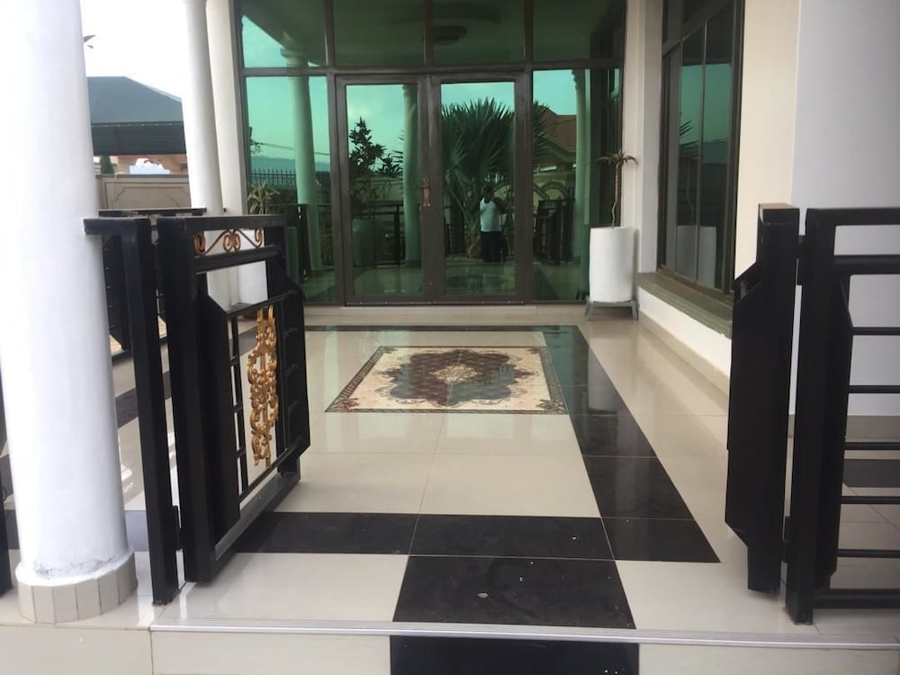 Lion Motel view 2