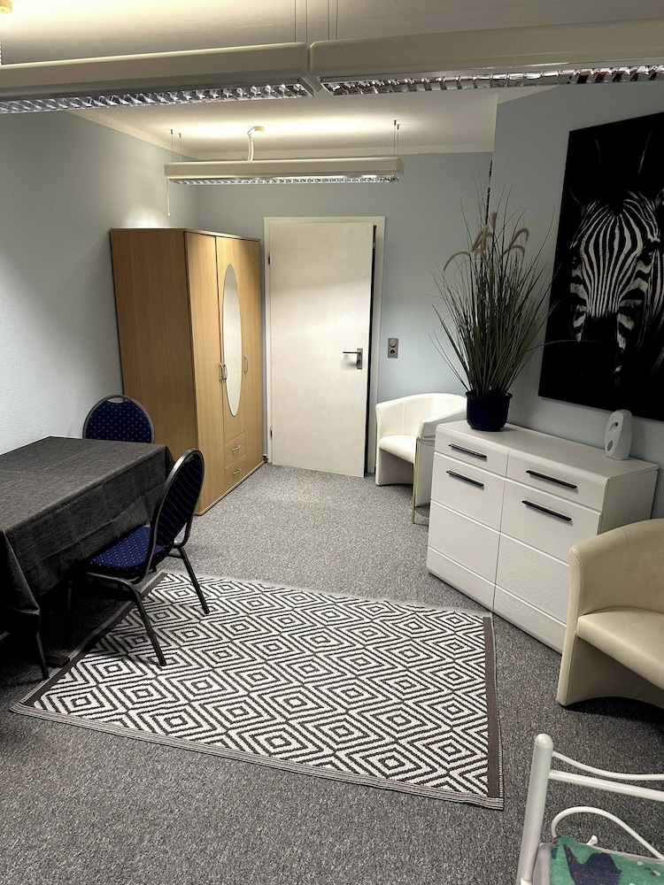 Large Accommodation for up to 18 People Near Halle & Leipzig With Pool Table