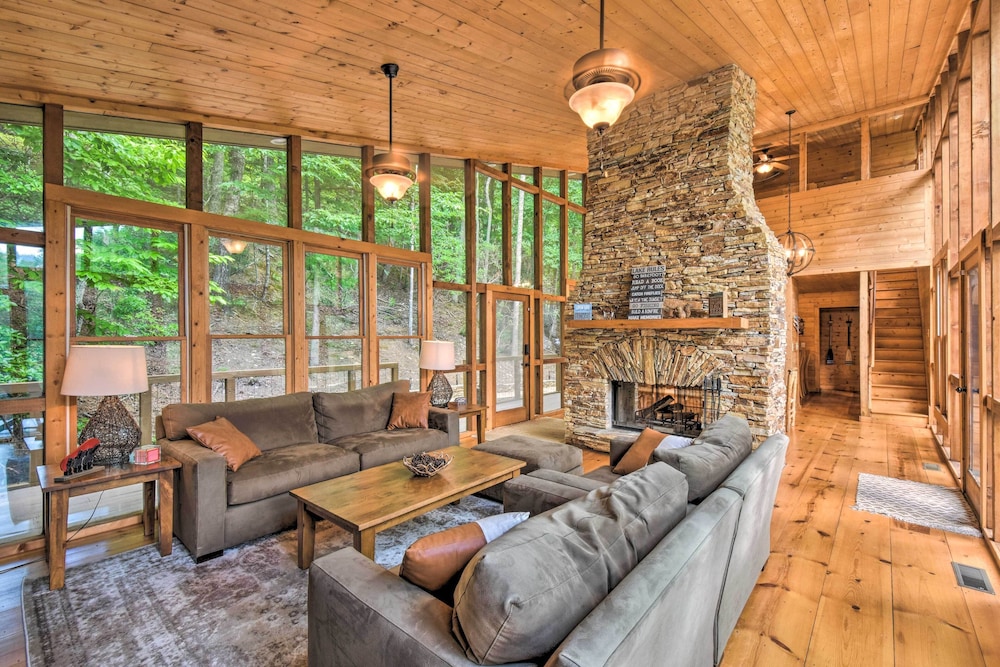 Lakefront Glass House Cabin w/ Mountain Views!