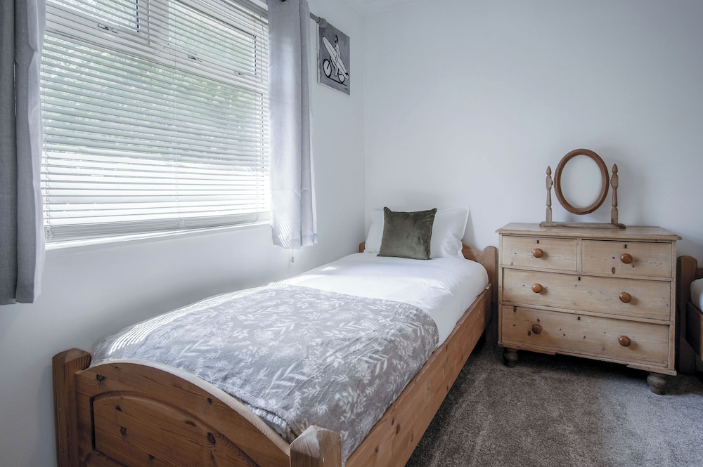 Sunderland Avenue - 2 Bedroom - Pembroke Dock view 4