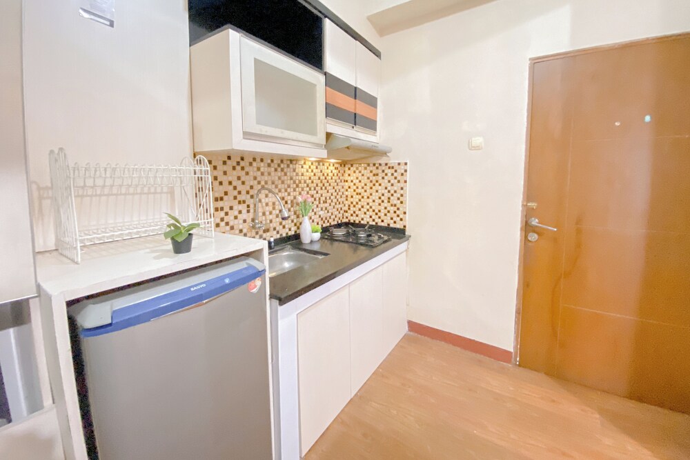 Spacious Cozy Living 3Br At Gateway Ahmad Yani Cicadas Apartment