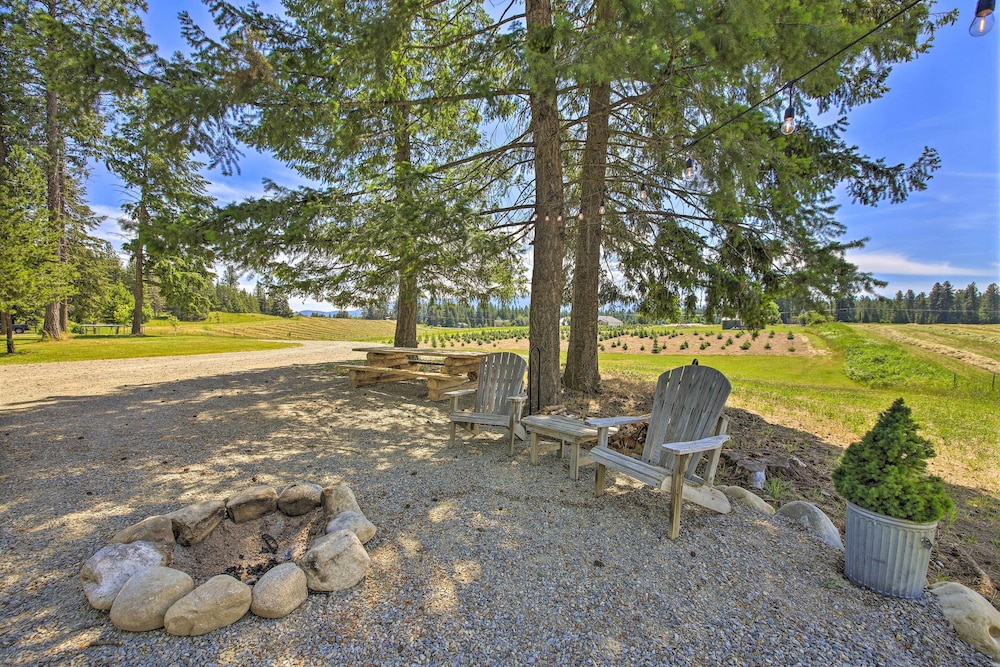 Serene Kootenai Cabin - 3 Mi to Dtwn & River! view 2