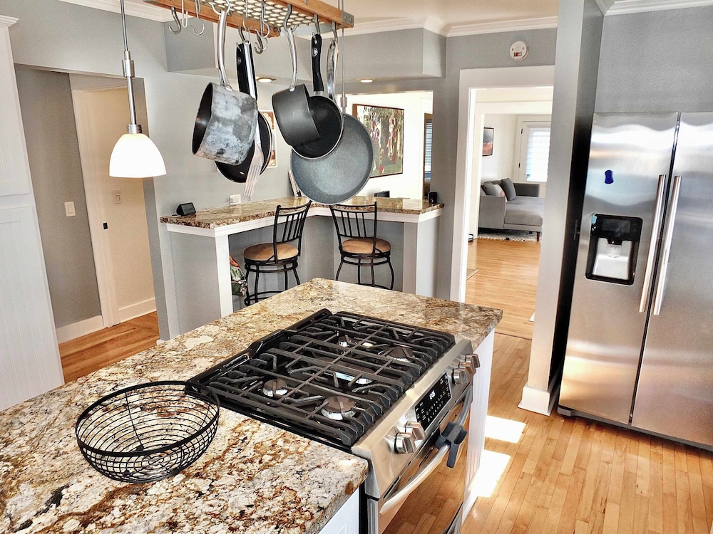 Beach City Craftsman - Walk to Beach