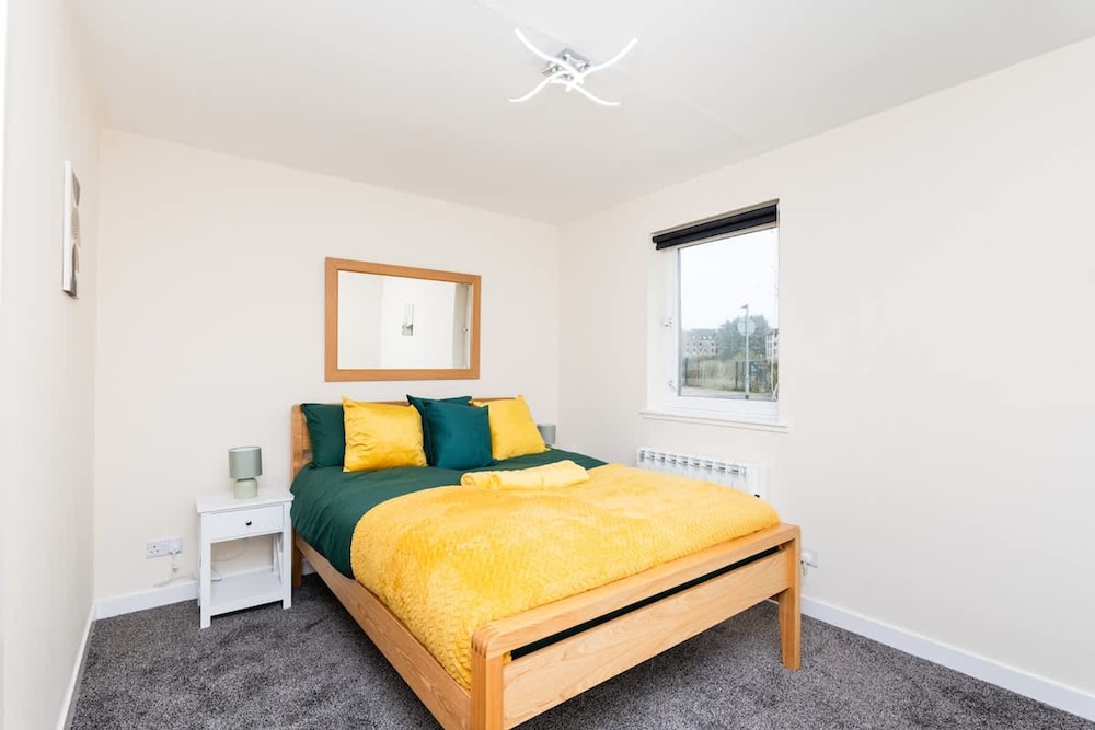 1 Bed-ground Floor-free Parking