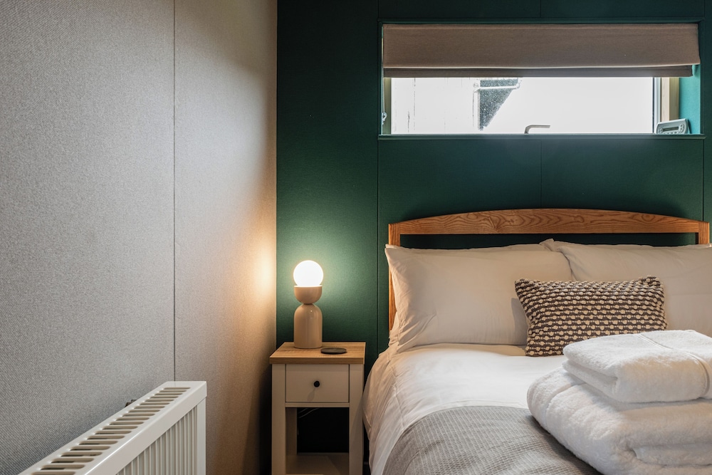 Stunning EcoRetreat Pods in Old Chalford