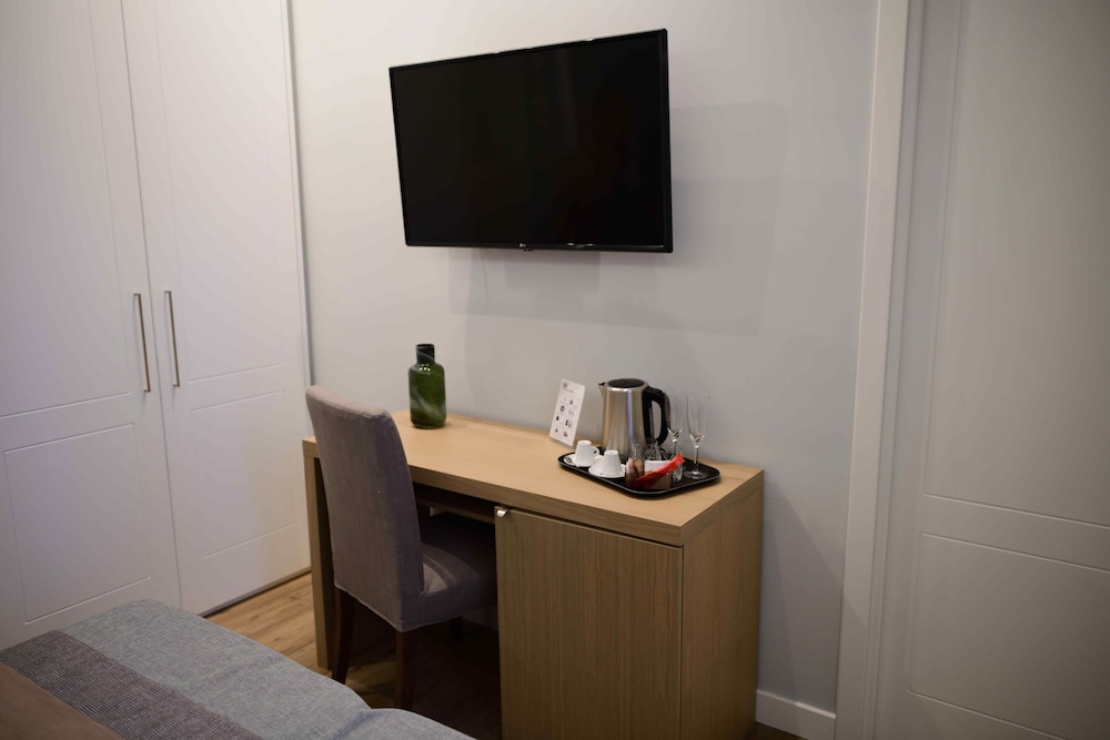 50 Suite Guesthouse