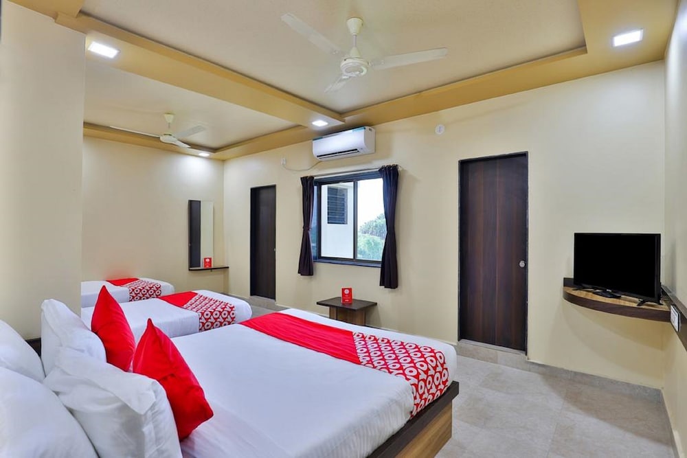 Hotel Daksh view 2
