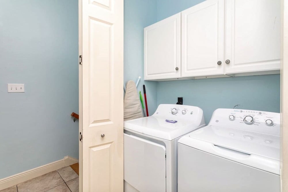 Gulf Shores Escape Walk to Waves Pool Golf Views