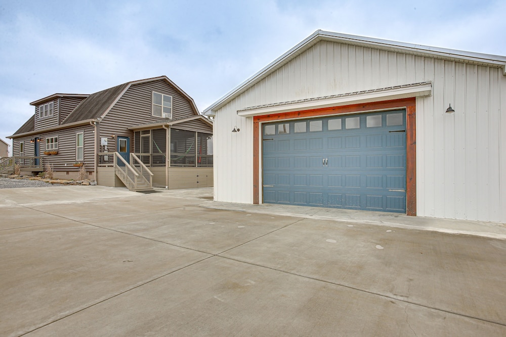 Bethpage Home w/ Private Hot Tub Game Room! - Property Image 17
