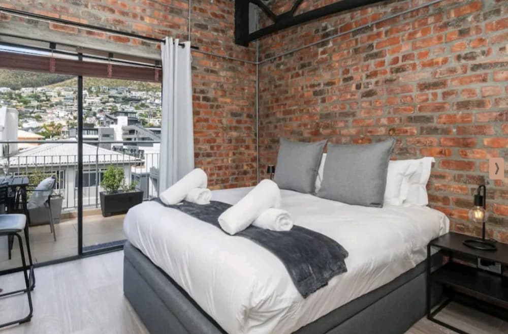 2 Bed Loft Sea Point Views