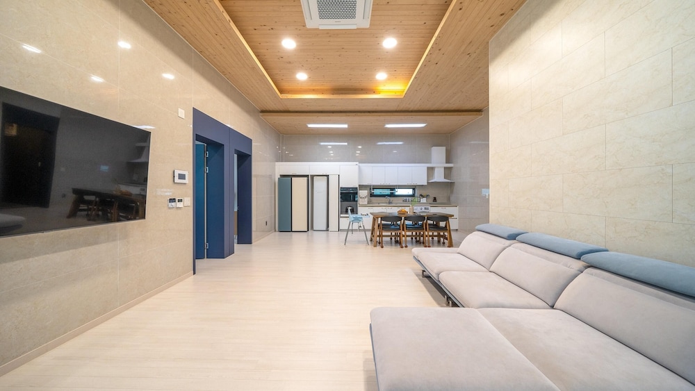 Braga Home Royal Direito view 2