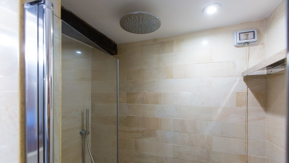 Rental in Rome Bovari