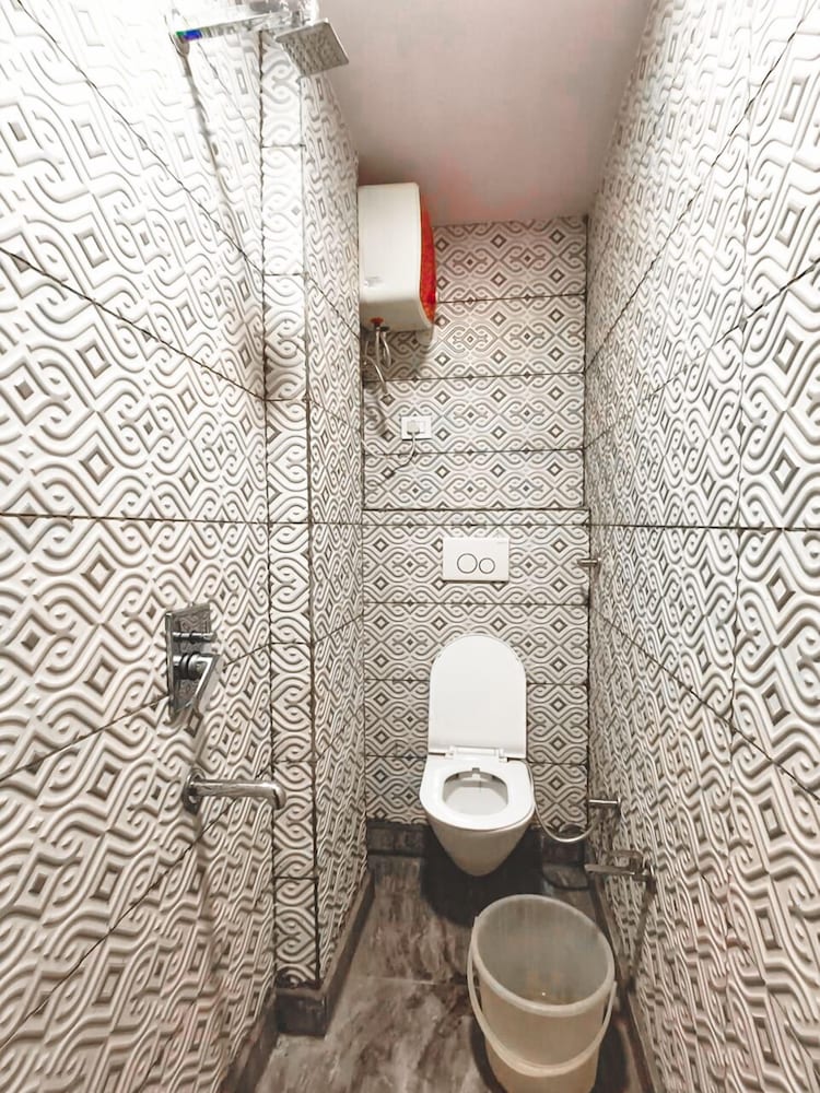 Roomshala Hotel KB Residency