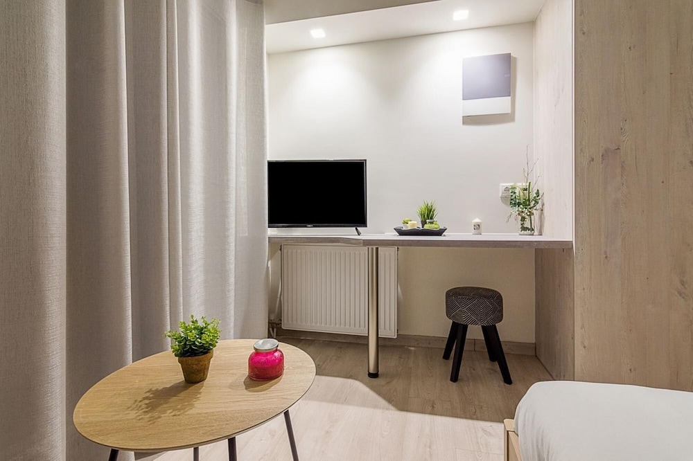 Modern Athens Studio by Cloudkeys en Athens — hotel room