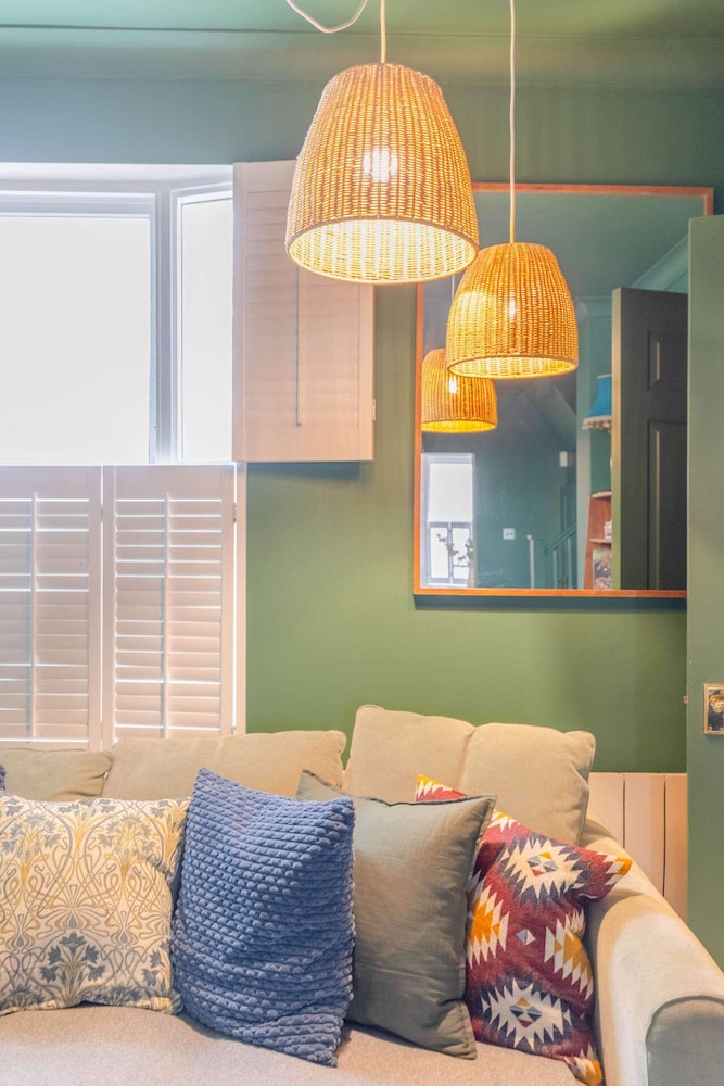 3 Bed House, Sleeps 8 - Near St Pancras