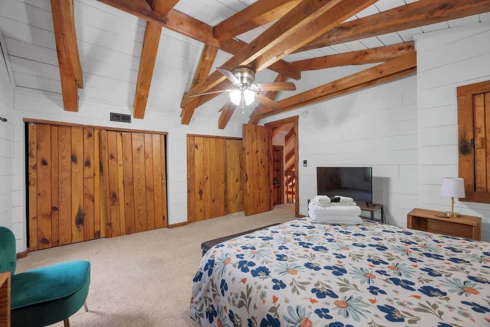 Outdoors Sleeps7 Family Getaway Fun Arcade