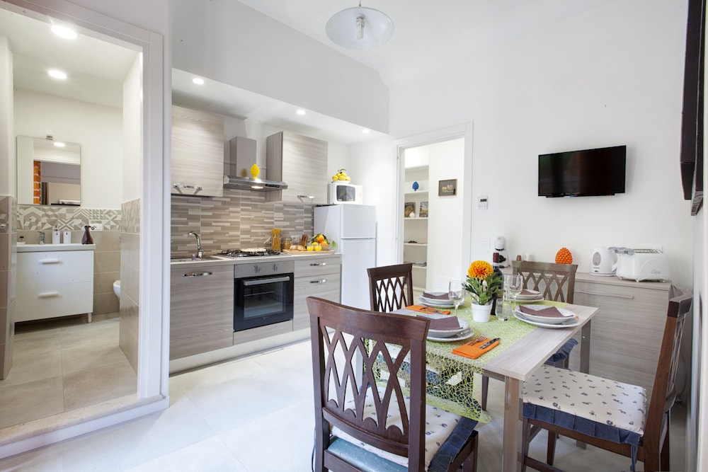 B&b-apartment-sleeps3-parking-balcony-petfriendly view 4