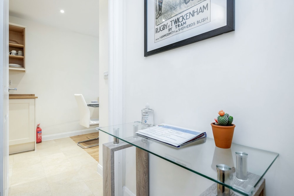 MPL Apartments - Queens Broadway F3