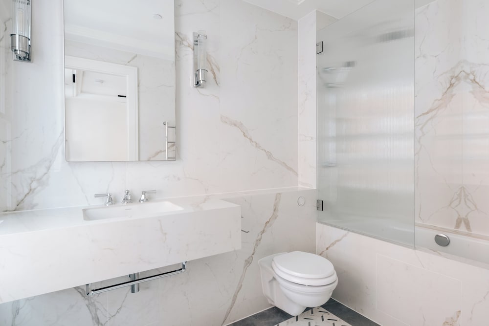 Claridge House by SLO