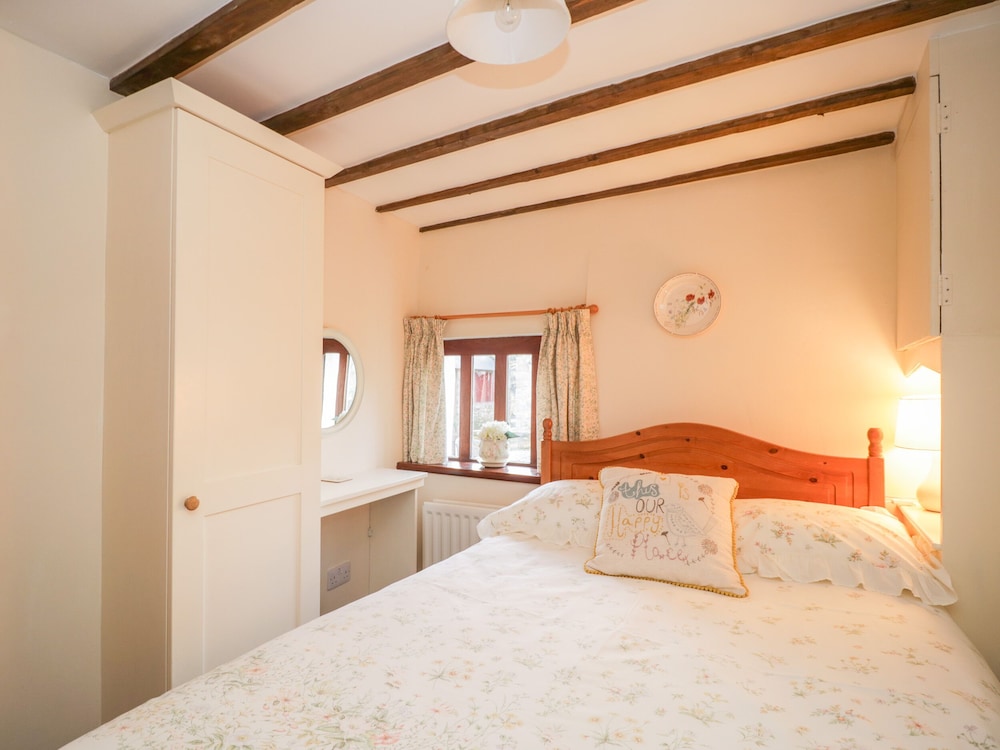 Stable End Cottage view 2