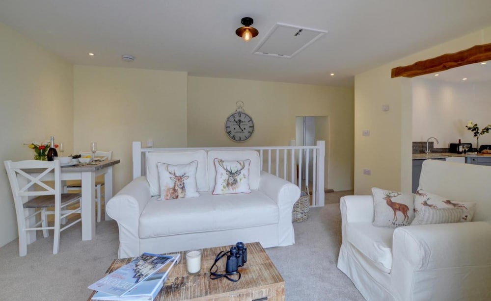 Lynmouth Vacations - Superb Sea View Apartment - Property Image 13