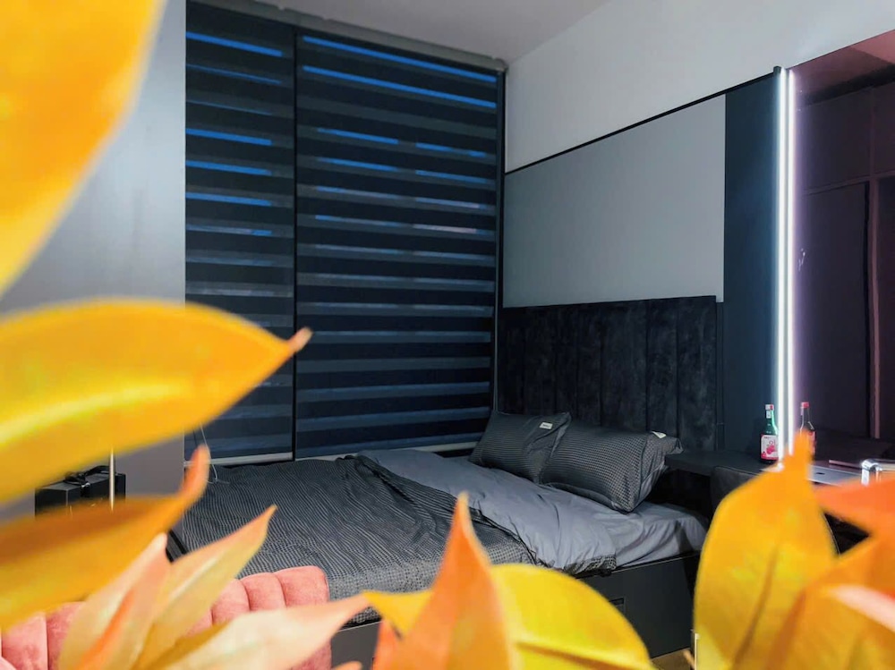 Unite StayCation Nhieu Tu