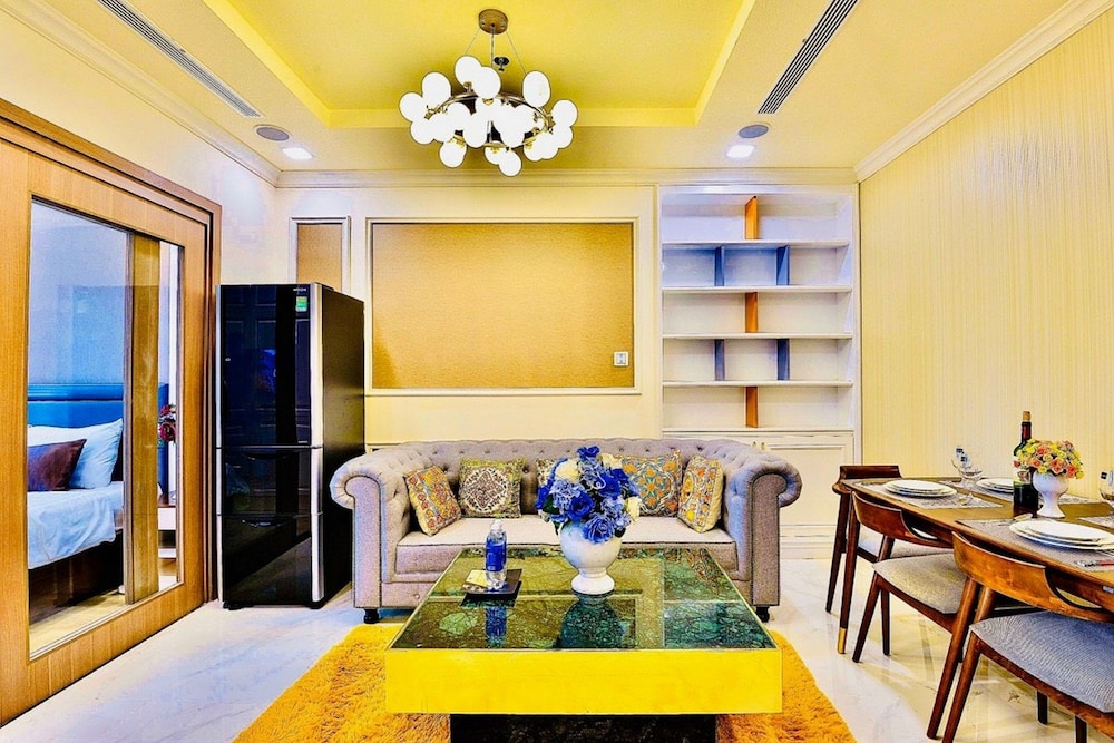 DongDong Skyview APT in Landmark81 Tower