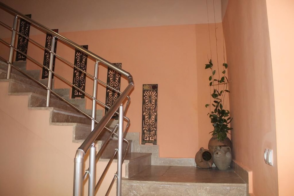 Old Yerevan Hostel & Tours