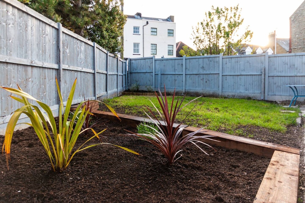 Cosy Margate Getaway Sleeps 5 By Adliv