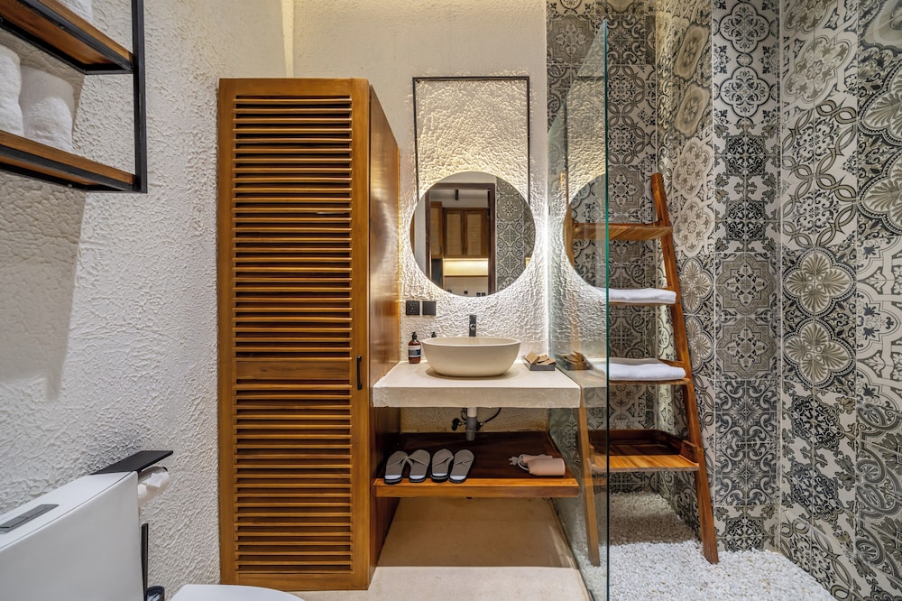 Sacred Jungle by EVDEkimi Ubud – Modern Villas and Apartments with Kitchens, Pools, & Personalized Concierge Service