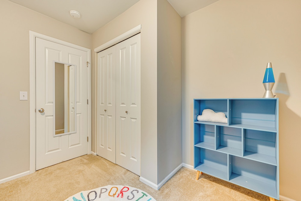 Game Room & Deck: Family-friendly Tumwater Gem