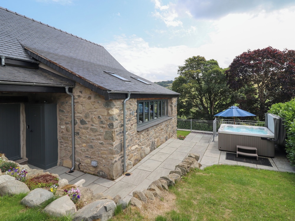 Ysgubor Tyddyn Isaf