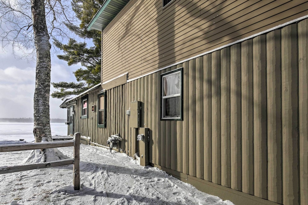 Charming Lost Lake Cabin: Fish, Boat & Hunt!