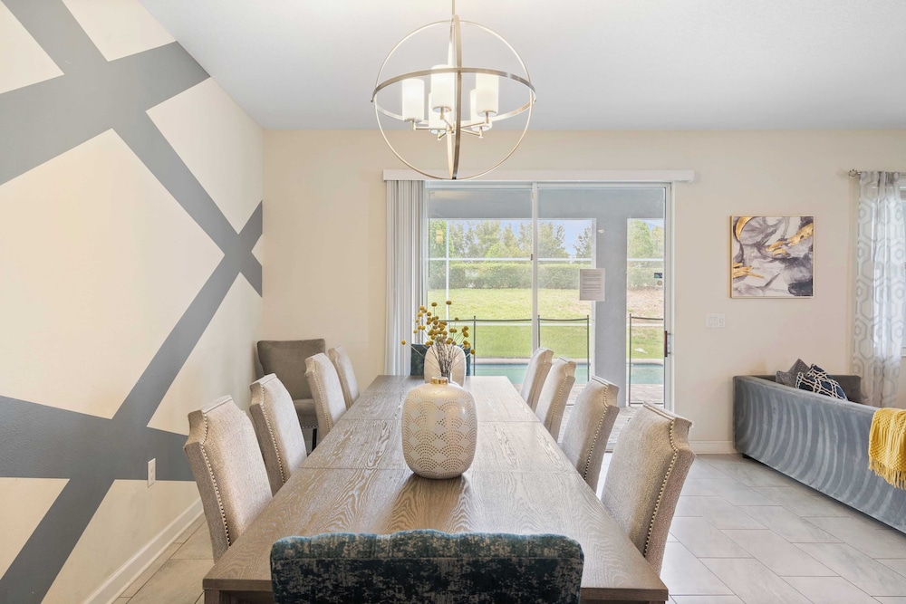 Stinger Luxe Retreat by Avantstay 8BR Luxury Villa Near Disney w/ Pool & Game Room
