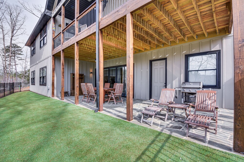 Lakefront Seneca Vacation Rental w/ Shared Dock! view 5