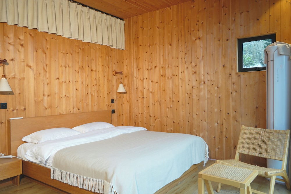 Chunqiu Banshan Leisure Resort