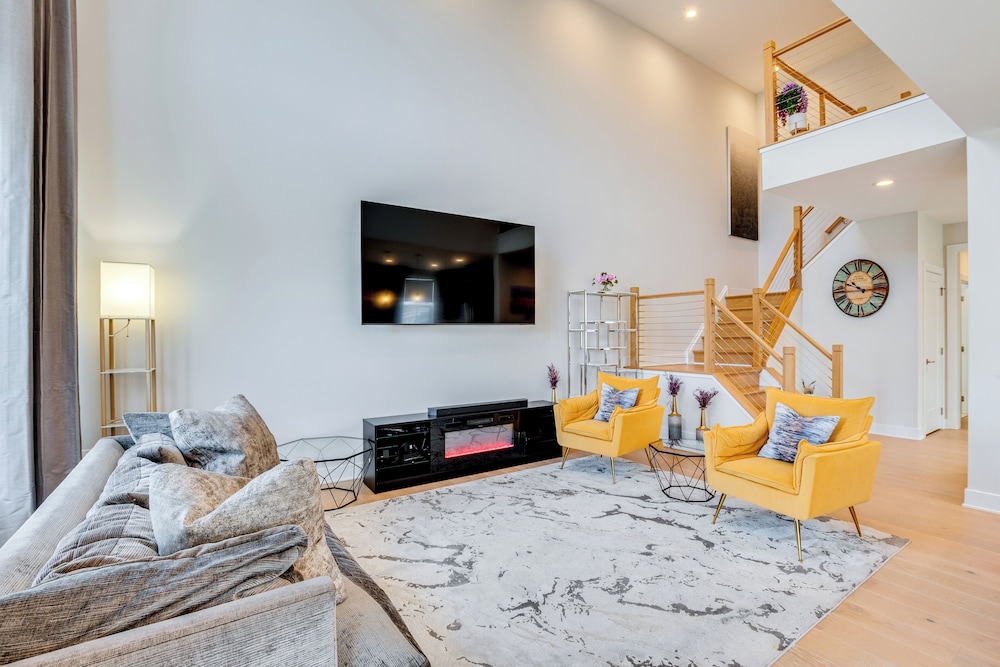 10 Mi to Morristown: Stylish Home Near Trails!