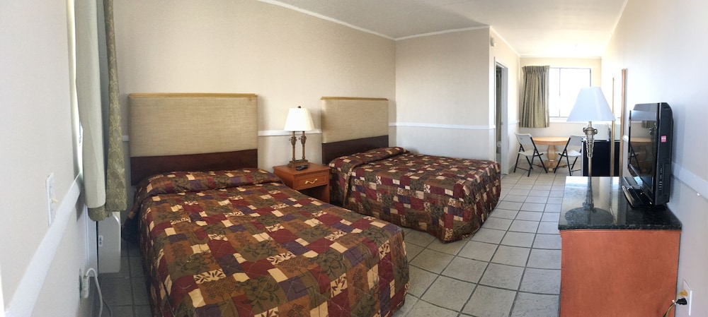 Four Winds Motel